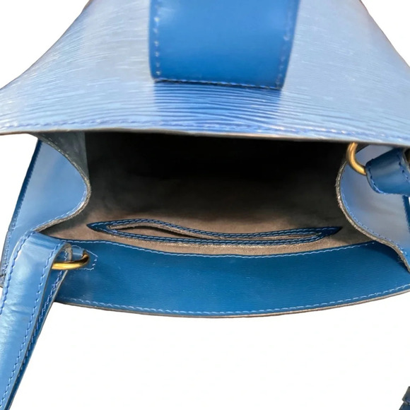 Louis Vuitton Toledo Blue Epi Cluny Bag - Picture 14 of 16